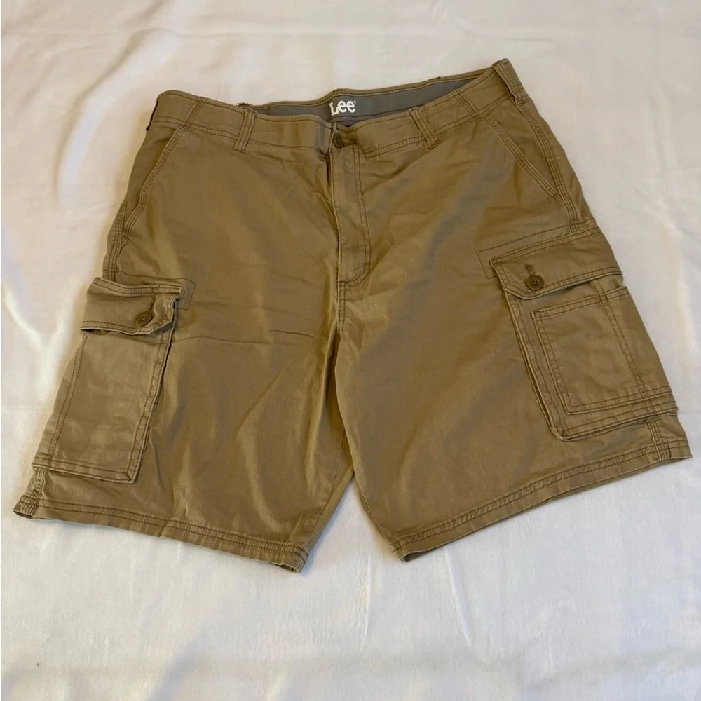 Lee Men's Khaki Cargo Utility Shorts Size 38 - Picture 3 of 6